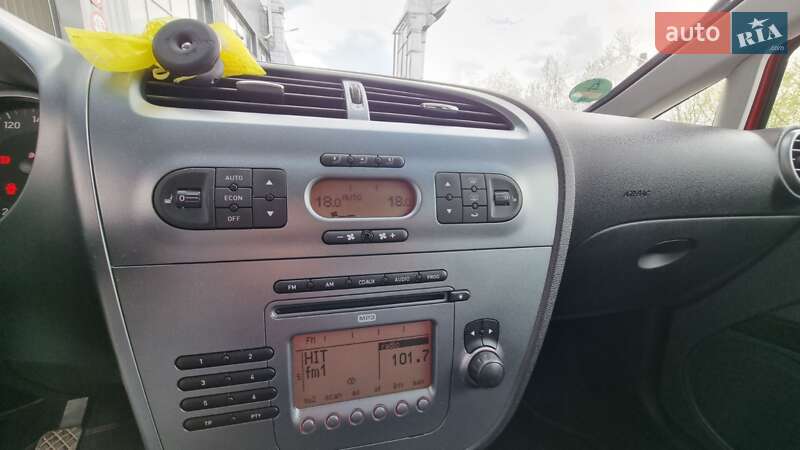 Хэтчбек SEAT Leon 2008 в Львове