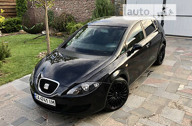 Хэтчбек SEAT Leon 2006 в Киеве