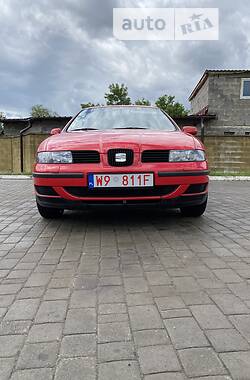 Хэтчбек SEAT Leon 2002 в Сарнах