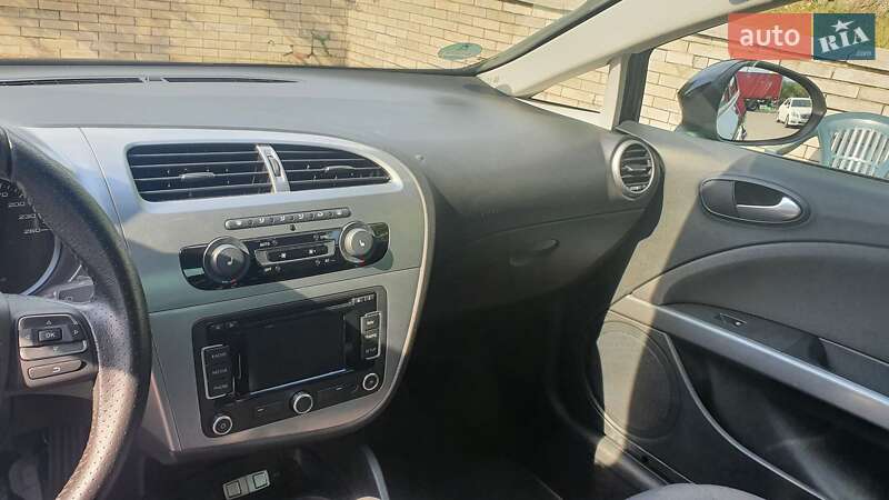 Хэтчбек SEAT Leon 2012 в Могилев-Подольске фото 18 Хэтчбек SEAT Leon 2012 в Могилев-Подольске