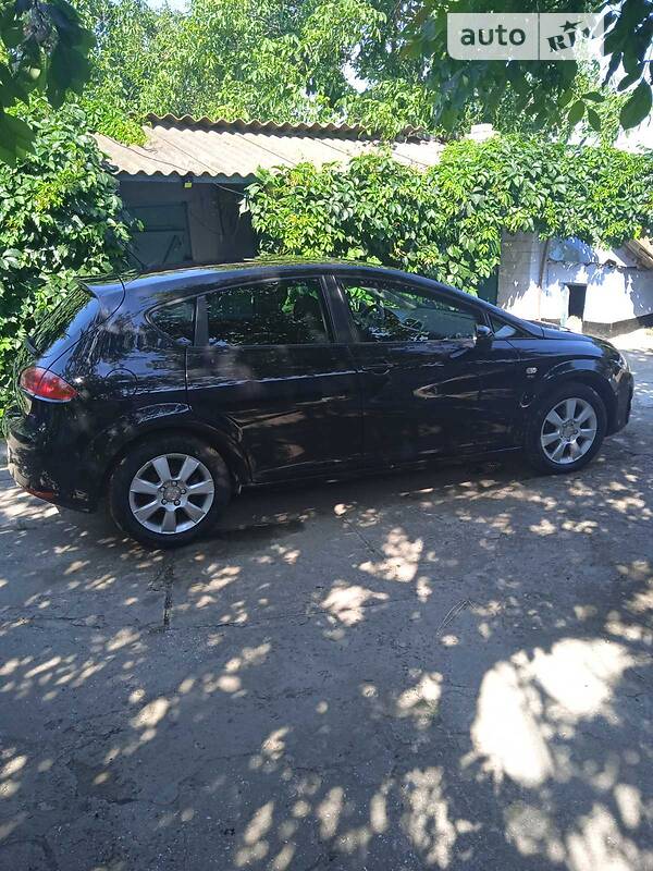 Хэтчбек SEAT Leon 2008 в Николаеве