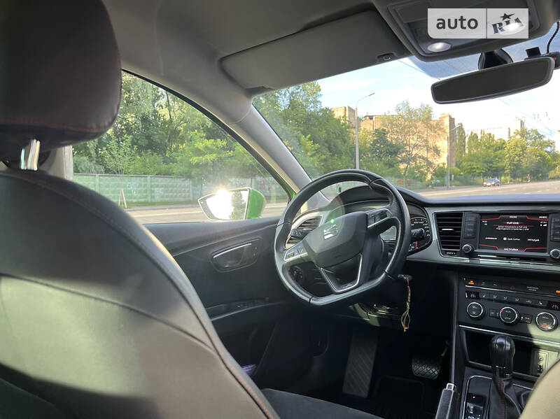 Хэтчбек SEAT Leon 2016 в Киеве