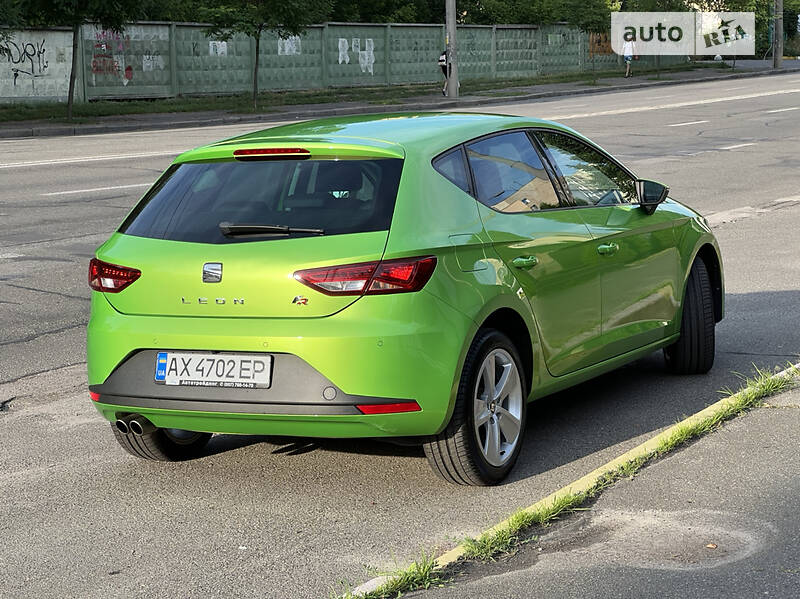 Хэтчбек SEAT Leon 2016 в Киеве