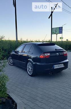 Хэтчбек SEAT Leon 2003 в Киеве