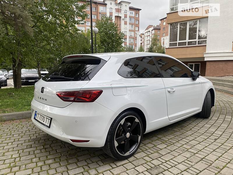 Хэтчбек SEAT Leon 2013 в Ивано-Франковске