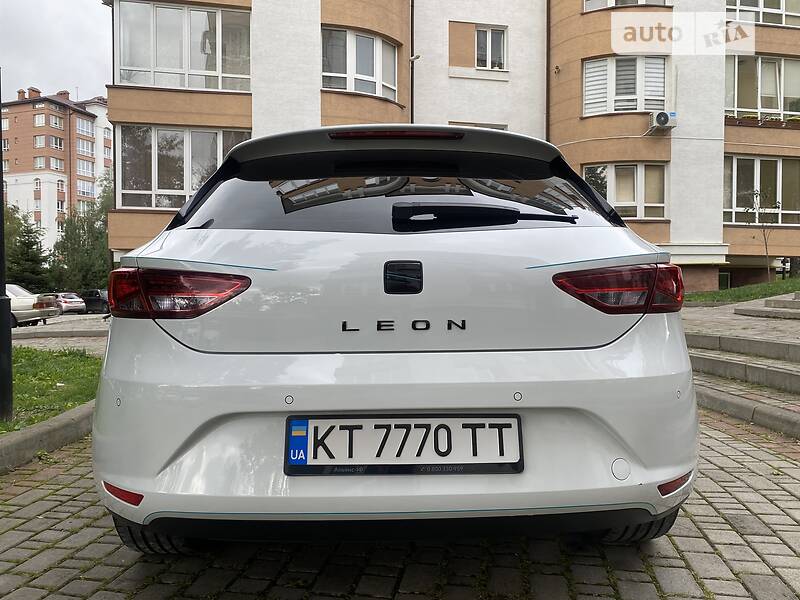 Хэтчбек SEAT Leon 2013 в Ивано-Франковске