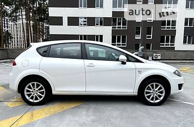 Хэтчбек SEAT Leon 2010 в Киеве