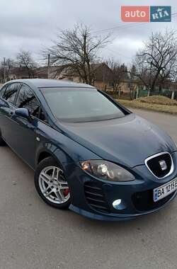 Хэтчбек SEAT Leon 2007 в Александровке