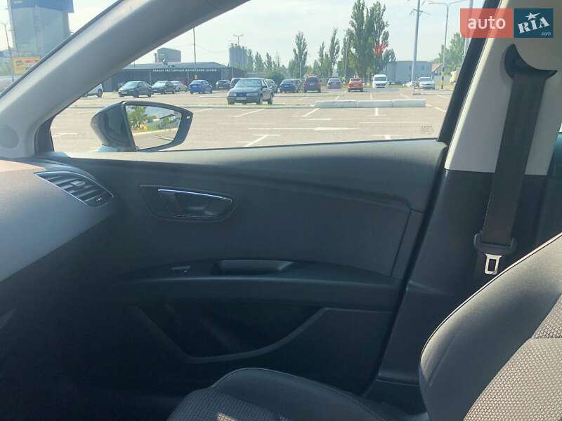 Хетчбек SEAT Leon 2017 в Києві
