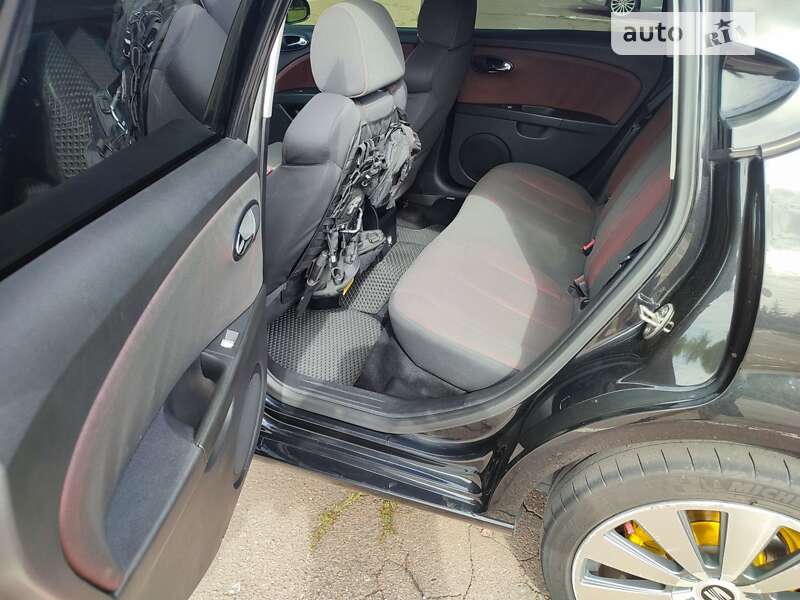 Хетчбек SEAT Leon 2006 в Житомирі