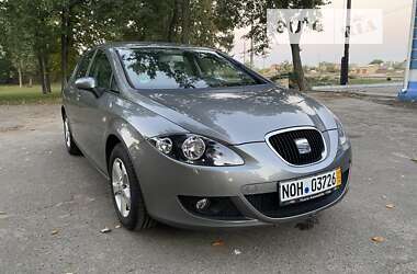 Хетчбек SEAT Leon 2008 в Лебедині