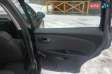 Хэтчбек SEAT Leon 2011 в Конотопе