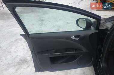 Хэтчбек SEAT Leon 2011 в Конотопе