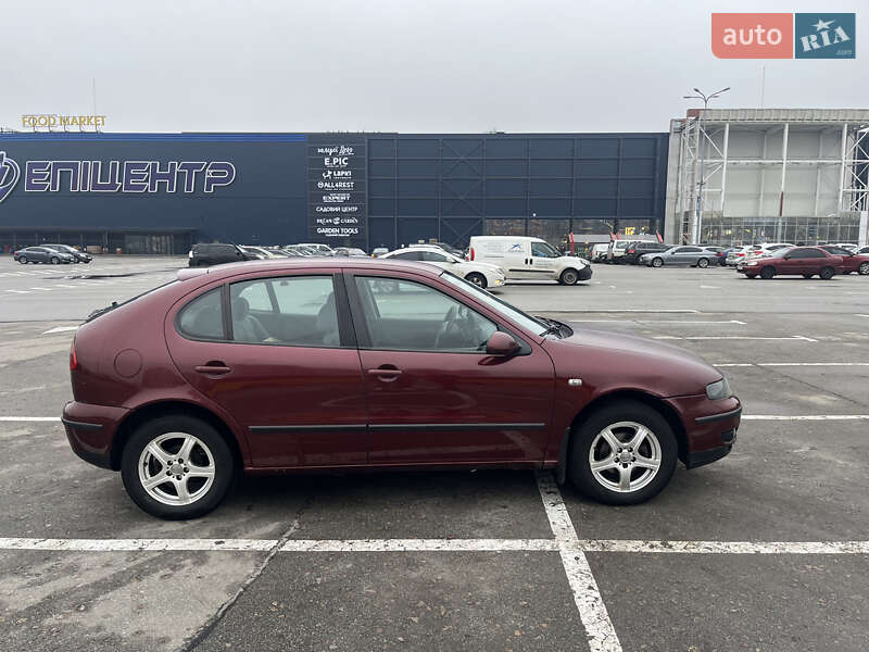 Хэтчбек SEAT Leon 2004 в Киеве