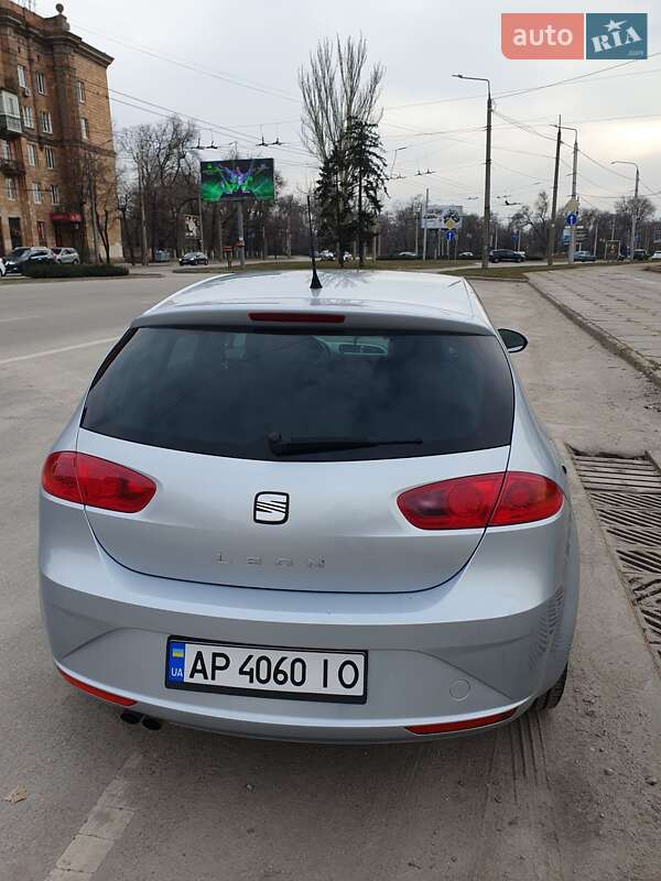 Хэтчбек SEAT Leon 2009 в Запорожье