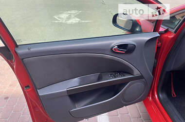 Хэтчбек SEAT Leon 2006 в Киеве