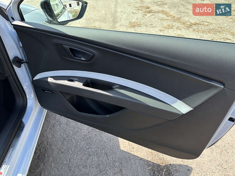 Хэтчбек SEAT Leon 2014 в Днепре