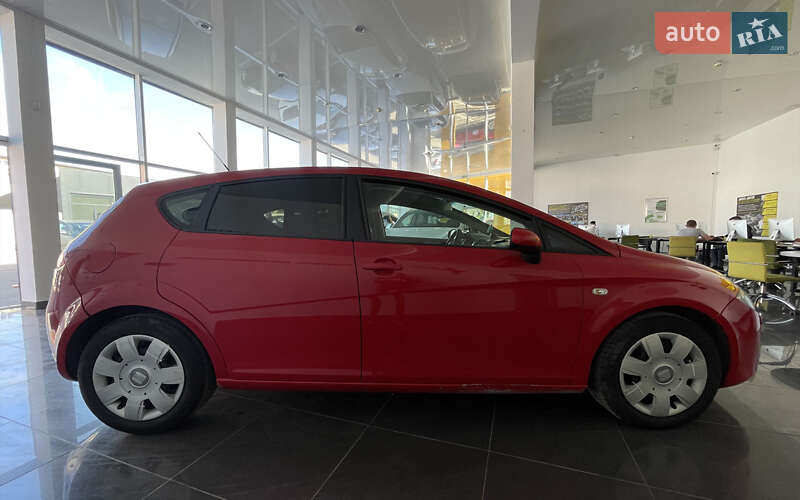 Хэтчбек SEAT Leon 2006 в Шептицькому