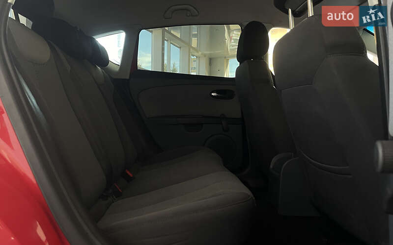 Хэтчбек SEAT Leon 2006 в Шептицькому