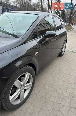 Хэтчбек SEAT Leon 2008 в Покровске