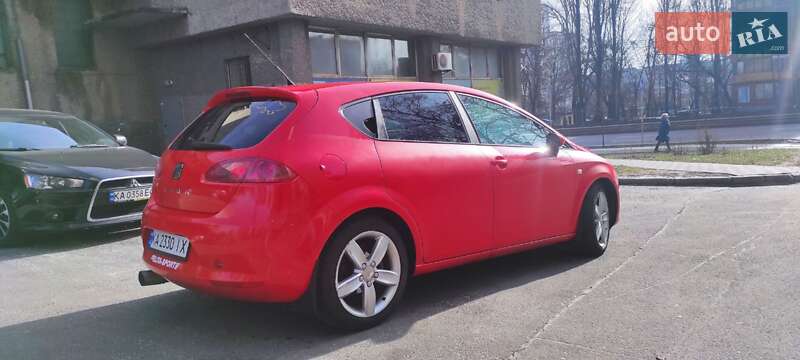 Хэтчбек SEAT Leon 2008 в Киеве