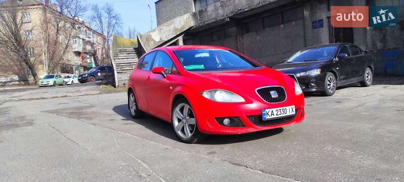 Хэтчбек SEAT Leon 2008 в Киеве