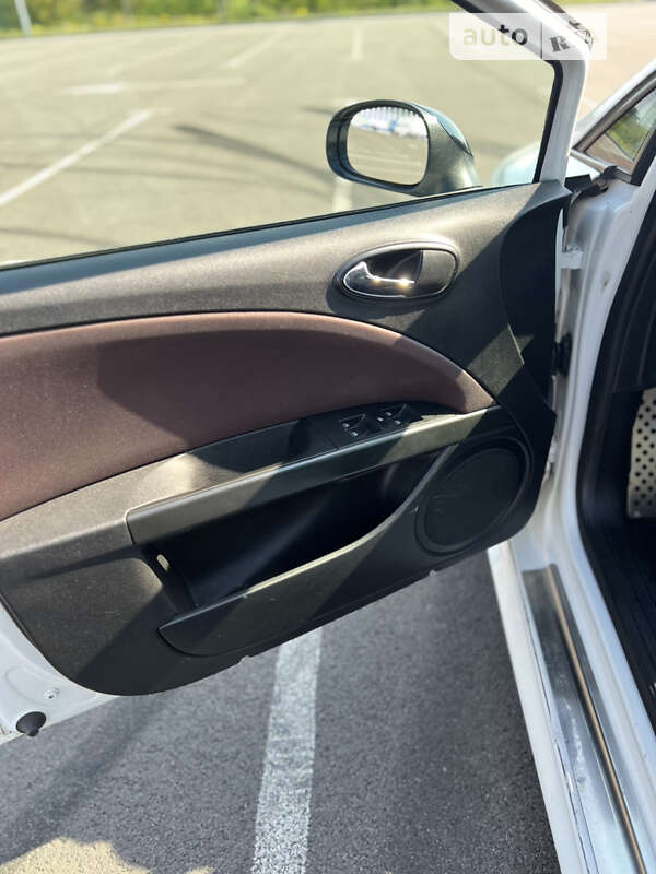 Хэтчбек SEAT Leon 2008 в Ровно