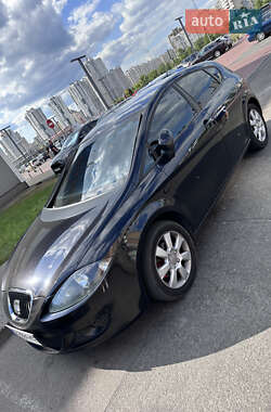 Хэтчбек SEAT Leon 2008 в Киеве