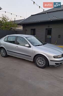 Хетчбек SEAT Leon 2000 в Тисмениці