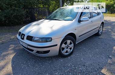 Хэтчбек SEAT Leon 2003 в Малой Виске