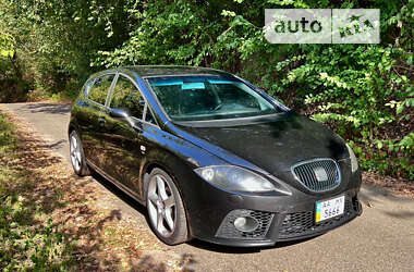 Хэтчбек SEAT Leon 2008 в Киеве