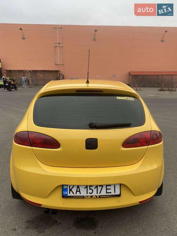 Хэтчбек SEAT Leon 2008 в Киеве