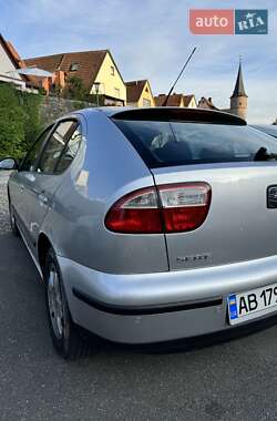 Хэтчбек SEAT Leon 2002 в 
