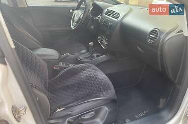 Хэтчбек SEAT Leon 2012 в 