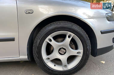 Хэтчбек SEAT Leon 2002 в 