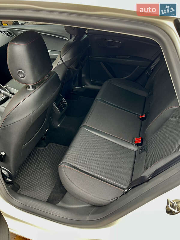 Хэтчбек SEAT Leon 2016 в Кропивницком