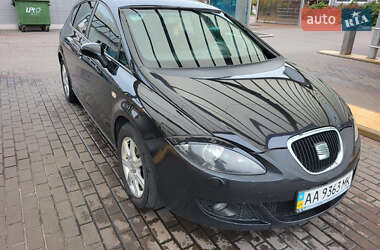 Хэтчбек SEAT Leon 2008 в Киеве