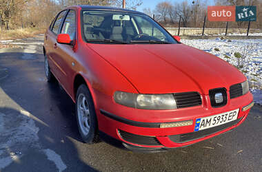 Хэтчбек SEAT Leon 2001 в Звягеле