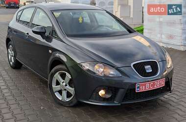 Хэтчбек SEAT Leon 2012 в Дубно