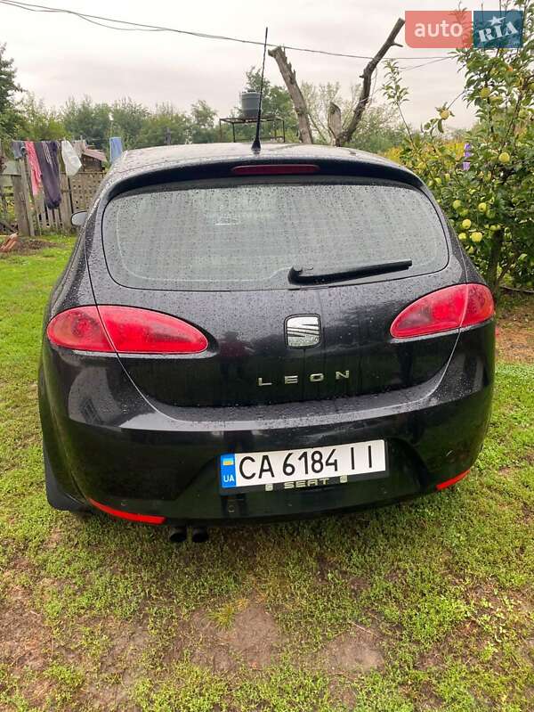 Хэтчбек SEAT Leon 2006 в Черкассах