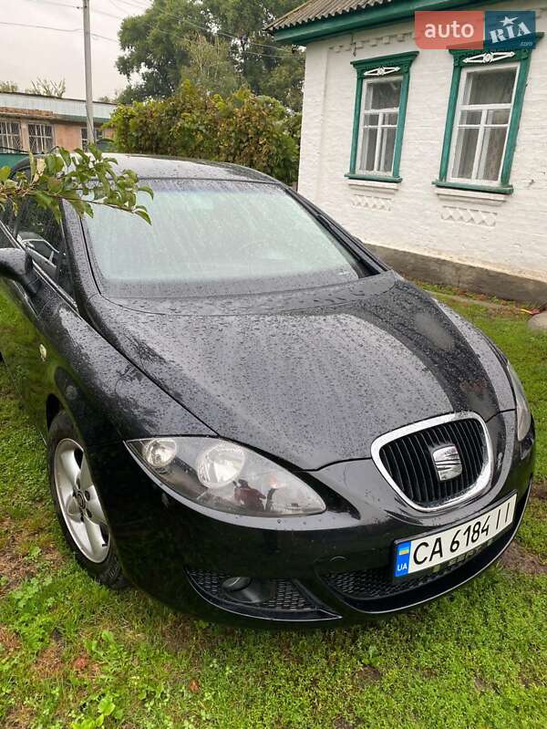 Хэтчбек SEAT Leon 2006 в 