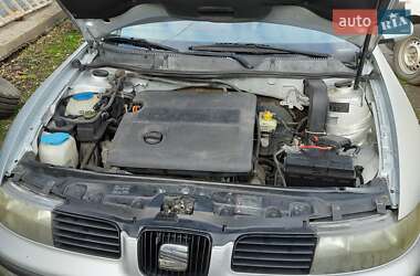 Хэтчбек SEAT Leon 2005 в 