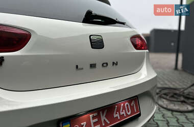 Хетчбек SEAT Leon 2011 в Кам'янському