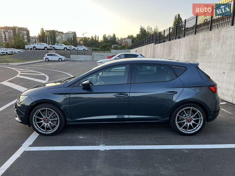 Хэтчбек SEAT Leon 2019 в Киеве
