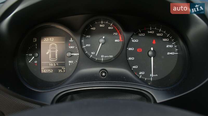 Хэтчбек SEAT Leon 2011 в Черкассах