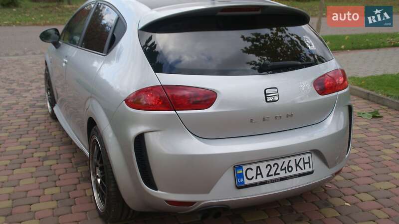 Хэтчбек SEAT Leon 2011 в Черкассах