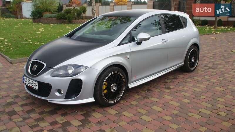 Хэтчбек SEAT Leon 2011 в Черкассах