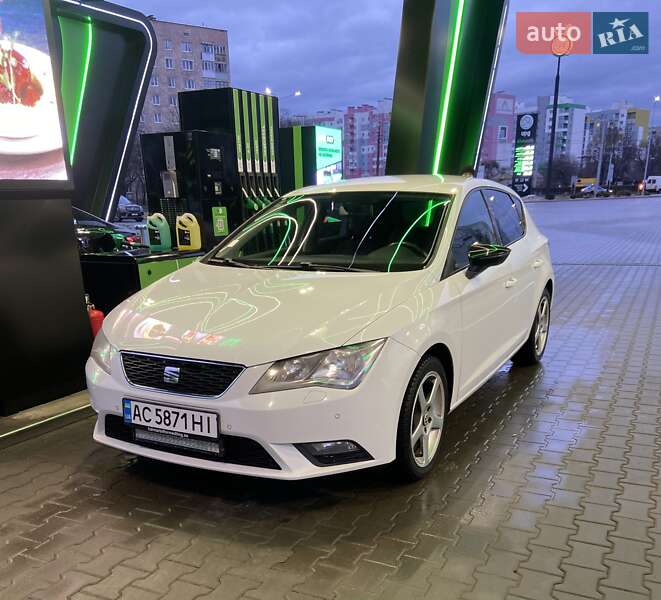 Хэтчбек SEAT Leon 2012 в Луцке