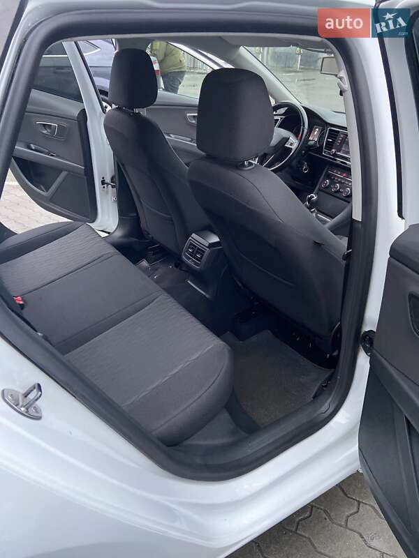 Хэтчбек SEAT Leon 2012 в Луцке