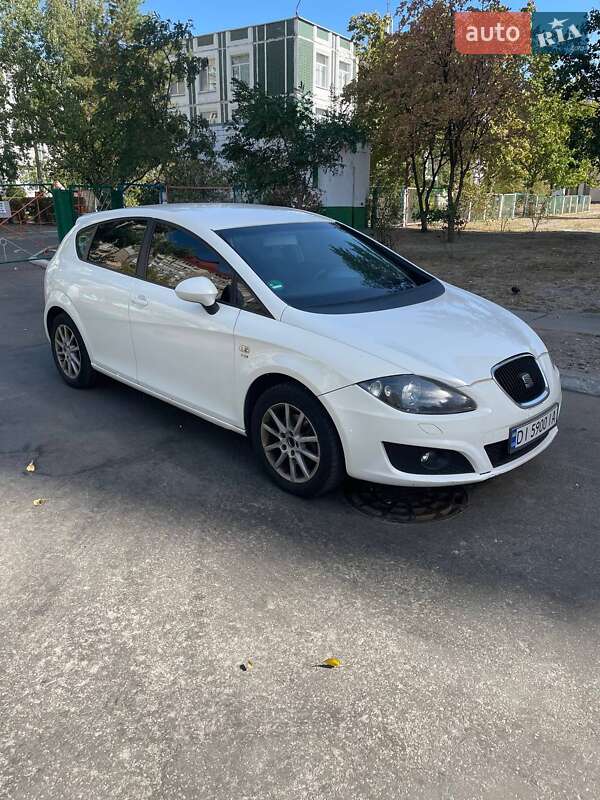 Хетчбек SEAT Leon 2010 в 